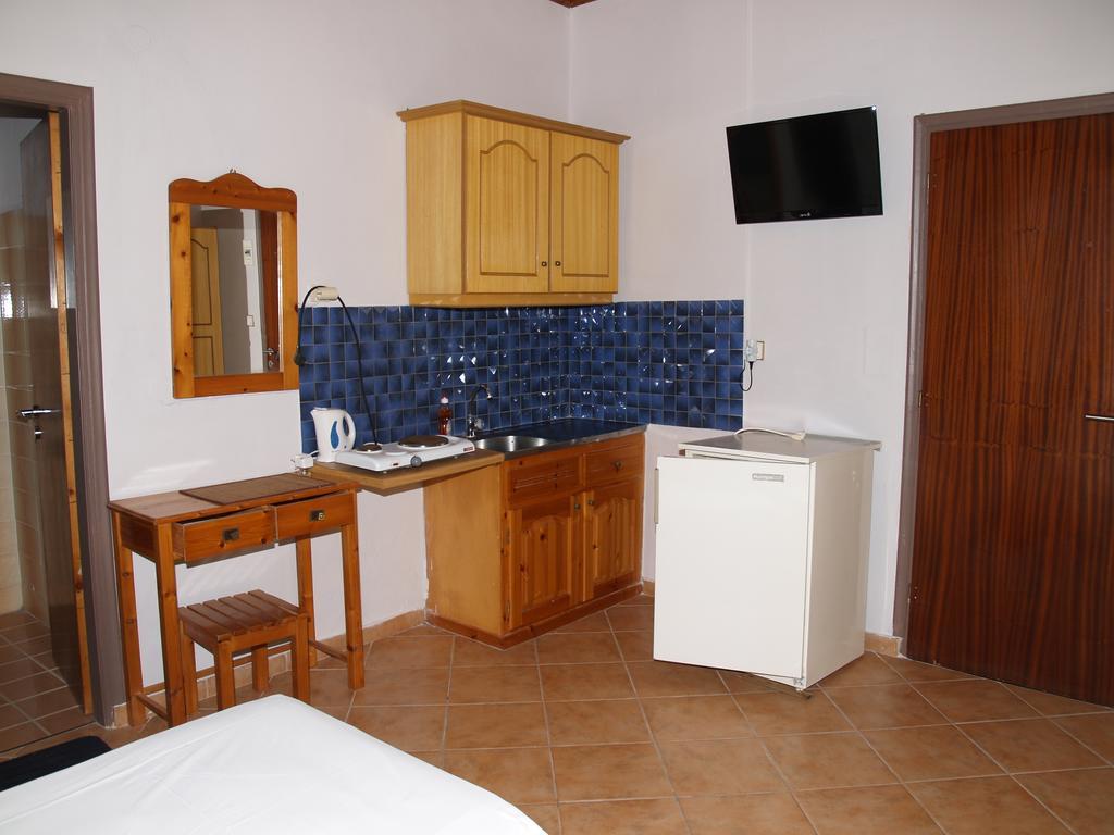 Armonia Studios Agios Georgios  Bilik gambar