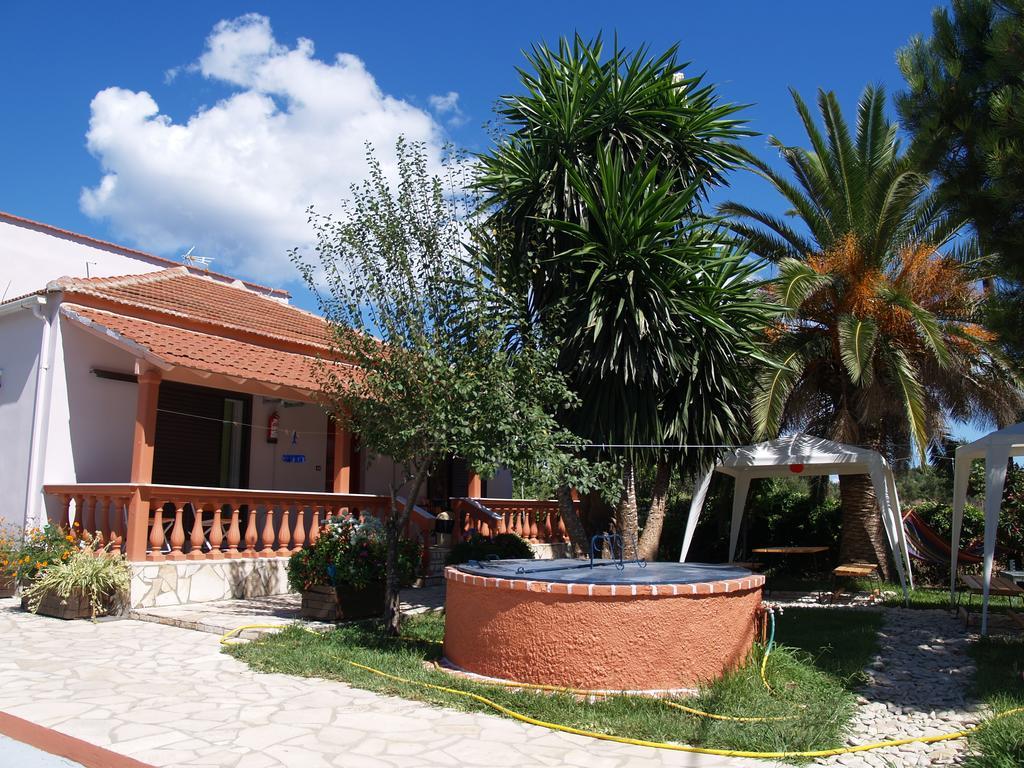 Armonia Studios Agios Georgios  Luaran gambar